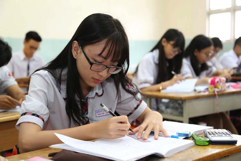 Giải pháp mới cho việc tổng ôn, luyện đề của học sinh THPT