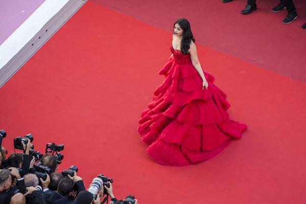 Aishwarya Rai tỏa sáng như một nữ hoàng tại LHP Cannes 2017 - Ảnh 11.