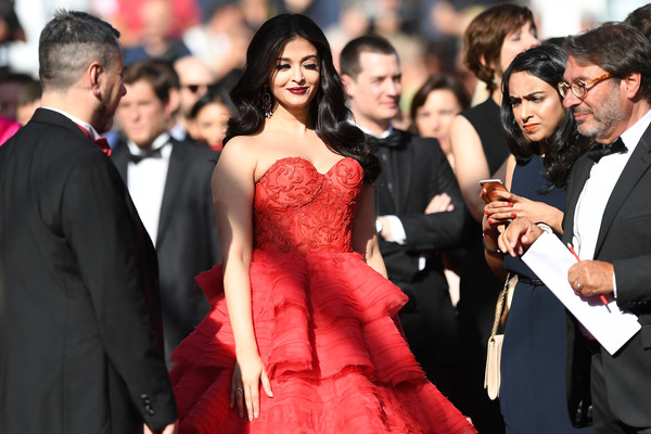 Aishwarya Rai tỏa sáng như một nữ hoàng tại LHP Cannes 2017 - Ảnh 14.