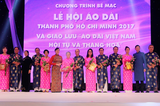 Bế mạc Lễ hội Áo dài TP.HCM 2017: Áo dài Việt Nam - Hội tụ và thăng hoa - Ảnh 1.