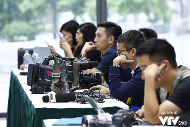 Không khí làm việc bên trong Trung tâm báo chí Quốc tế APEC 2017 - Ảnh 8.