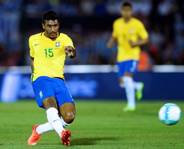 Vòng loại World Cup 2018: Uruguay 1-4 Brazil: Paulinho lập hat-trick, Brazil ngược dòng thành công - Ảnh 3.