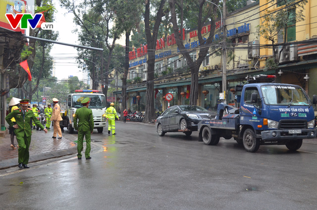 Hà Nội: Quy định rõ trách nhiệm dẹp vỉa hè đối với Trưởng công an quận, phường - Ảnh 1.