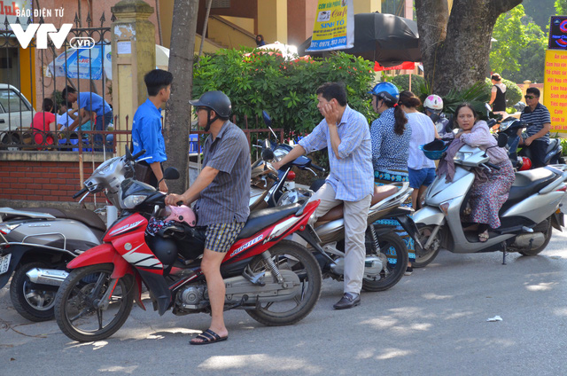 Hàng nghìn thí sinh bước vào kỳ thi tuyển lớp 10 THPT chuyên Ngoại ngữ - Ảnh 16.