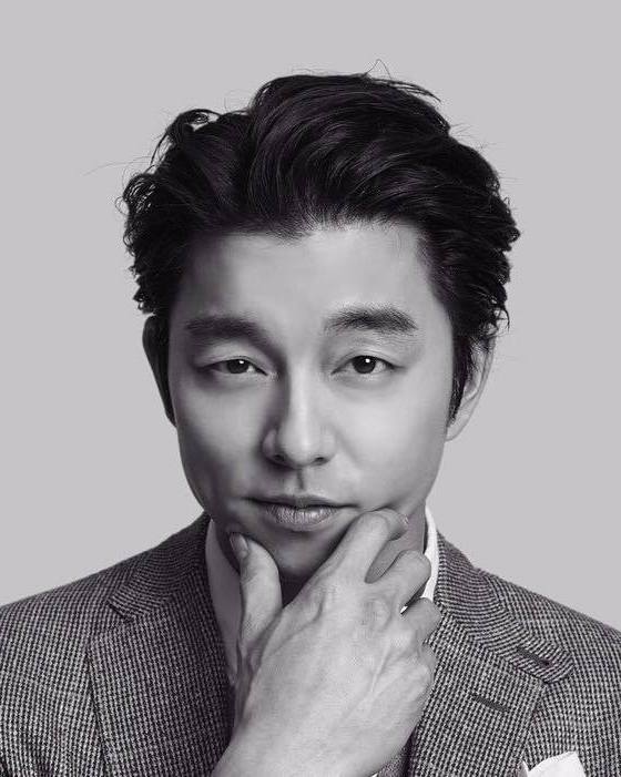 Khi Gong Yoo khoe vẻ lịch lãm - Ảnh 7.