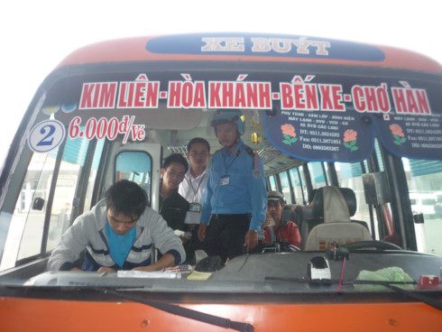 Công bố 10 tỉnh có nhiều phương tiện không truyền dữ liệu hộp đen - Ảnh 1. Công bố 10 tỉnh có nhiều phương tiện không truyền dữ liệu hộp đen - Ảnh 1.