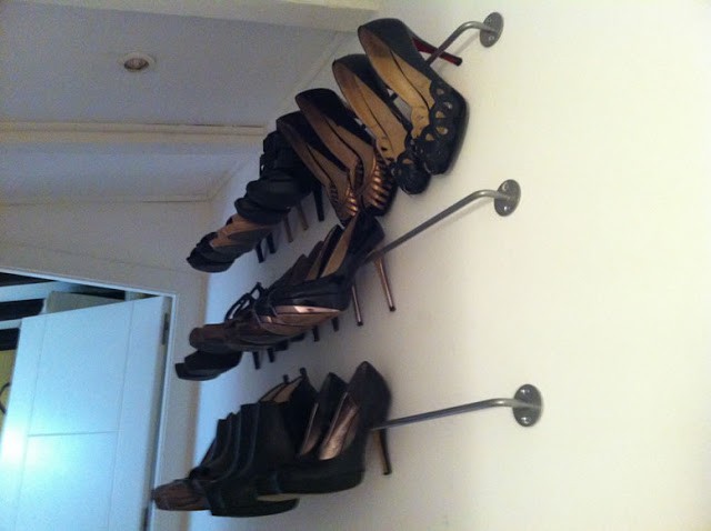 Ý tưởng thiết kế giá giày vừa gọn vừa đẹp trong nhà - Ảnh 3.