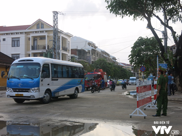 Bảo đảm an ninh cho đoàn phu nhân/phu quân APEC tham quan Hội An - Ảnh 4.