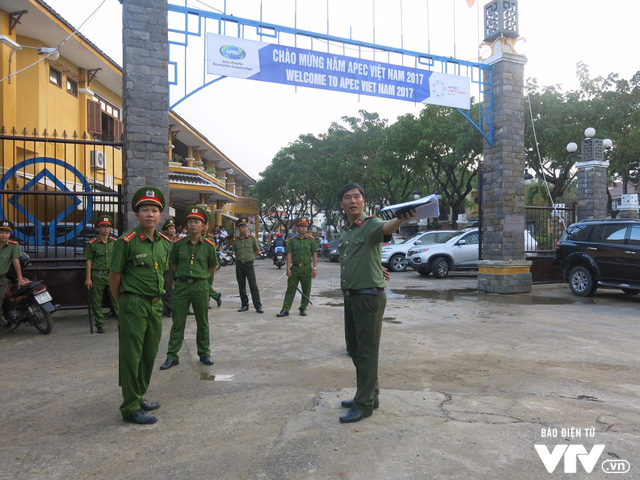 Bảo đảm an ninh cho đoàn phu nhân/phu quân APEC tham quan Hội An - Ảnh 2.