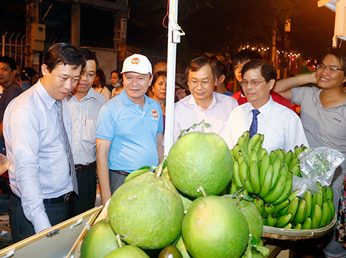 Khai mạc phiên chợ nông sản tại Khánh Hòa - Ảnh 3.