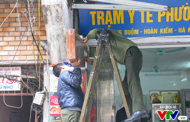 Hà Nội tiếp tục ra quân “đòi lại” vỉa hè - Ảnh 2.