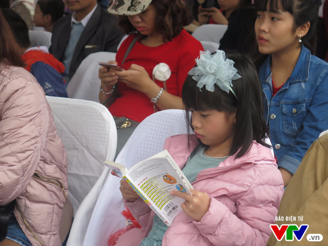 Hàng nghìn tài năng nhí đổ bộ vòng sơ loại Vietnam Idol Kids 2017 - Ảnh 2.