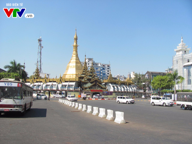 Cảnh giao thông tại Yangon (Myanmar) sau 10 năm cấm xe máy - Ảnh 3. Cảnh giao thông tại Yangon (Myanmar) sau 10 năm cấm xe máy - Ảnh 3.
