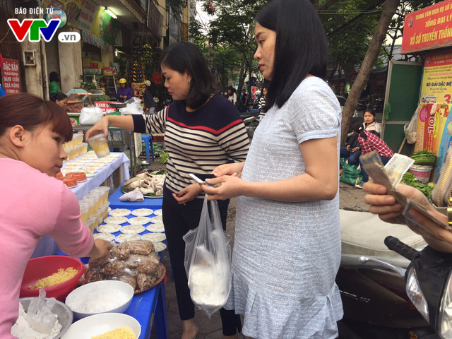 Bánh trôi, bánh chay cháy hàng ngày Tết Hàn thực - Ảnh 8.