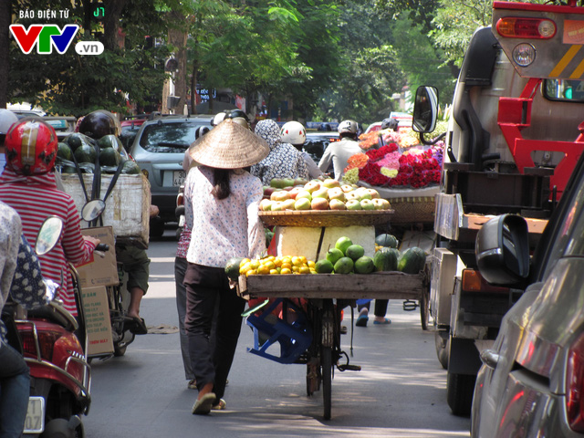 Cần nghiên cứu kỹ tính khả thi của đề xuất lập khu riêng cho người bán hàng rong - Ảnh 3.