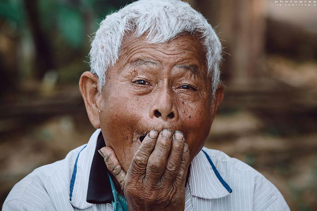 Chuyện lão nông 76 tuổi kiên cường và yêu đời qua góc máy bạn trẻ - Ảnh 10. Chuyện lão nông 76 tuổi kiên cường và yêu đời qua góc máy bạn trẻ - Ảnh 10.