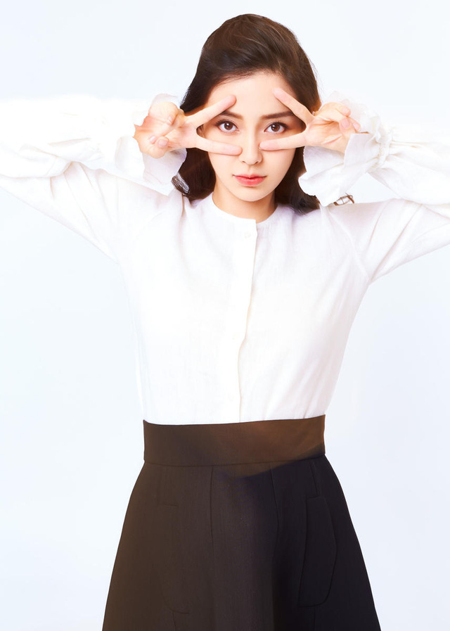 Bà mẹ trẻ Angelababy đẹp không tì vết trong ngày tái xuất - Ảnh 8. Bà mẹ trẻ Angelababy đẹp không tì vết trong ngày tái xuất - Ảnh 8.
