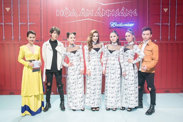 Quỳnh Chi của Thể thao 24/7 lột xác quyến rũ khi dẫn The Remix - Ảnh 14. Quỳnh Chi của Thể thao 24/7 lột xác quyến rũ khi dẫn The Remix - Ảnh 14.