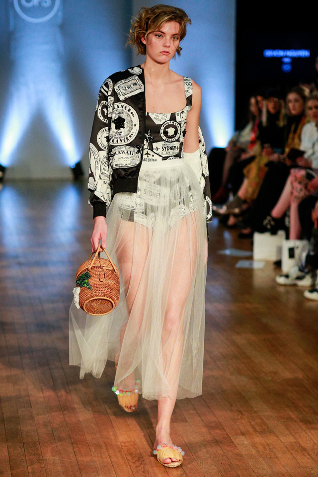 Túi mây cùng nhà thiết kế Việt lên sàn diễn Tuần lễ thời trang Paris - Ảnh 8. Túi mây cùng nhà thiết kế Việt lên sàn diễn Tuần lễ thời trang Paris - Ảnh 8.