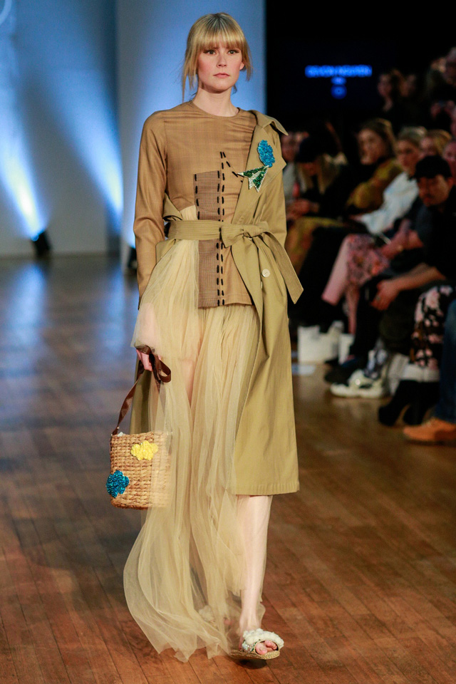 Túi mây cùng nhà thiết kế Việt lên sàn diễn Tuần lễ thời trang Paris - Ảnh 24. Túi mây cùng nhà thiết kế Việt lên sàn diễn Tuần lễ thời trang Paris - Ảnh 24.