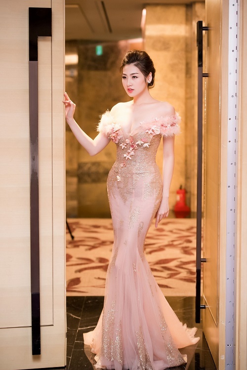 Kỳ Duyên, Đông Nhi đẹp cuốn hút; Phí Phương Anh, Khánh My lọt top thảm hoạ - Ảnh 22. Kỳ Duyên, Đông Nhi đẹp cuốn hút; Phí Phương Anh, Khánh My lọt top thảm hoạ - Ảnh 22.