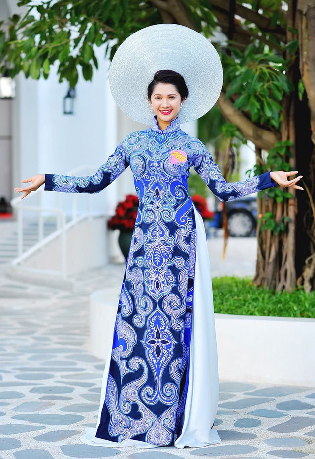 Thiếu nữ Việt sinh ra để mặc áo dài - Ảnh 8. Thiếu nữ Việt sinh ra để mặc áo dài - Ảnh 8.