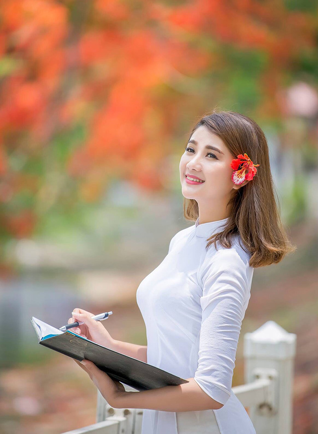 Thiếu nữ Việt sinh ra để mặc áo dài - Ảnh 12. Thiếu nữ Việt sinh ra để mặc áo dài - Ảnh 12.