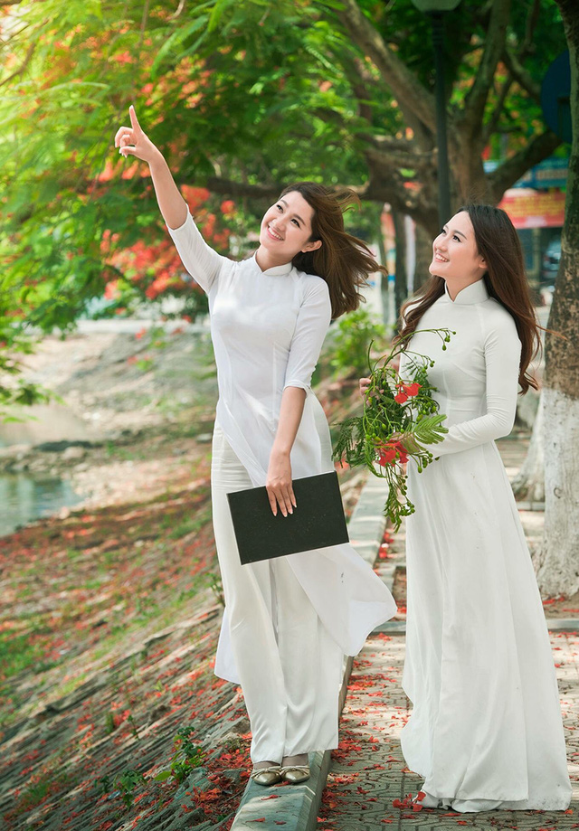 Thiếu nữ Việt sinh ra để mặc áo dài - Ảnh 14. Thiếu nữ Việt sinh ra để mặc áo dài - Ảnh 14.