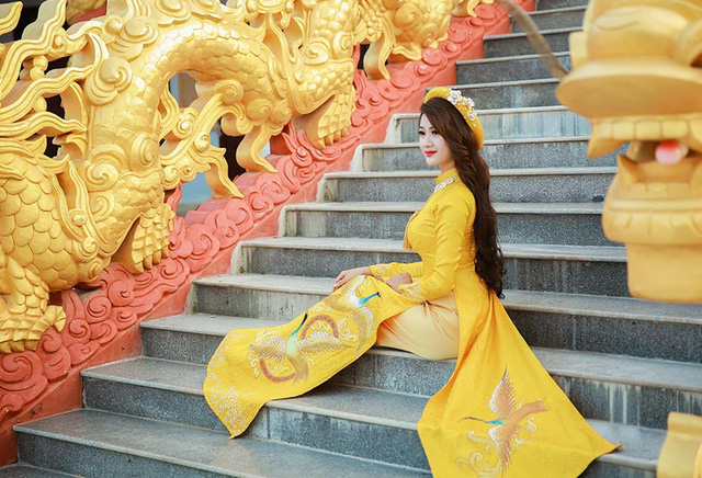 Thiếu nữ Việt sinh ra để mặc áo dài - Ảnh 22. Thiếu nữ Việt sinh ra để mặc áo dài - Ảnh 22.