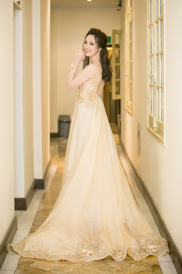 Á hậu Thụy Vân không muốn ồn ào showbiz xáo trộn tổ ấm - Ảnh 14. Á hậu Thụy Vân không muốn ồn ào showbiz xáo trộn tổ ấm - Ảnh 14.