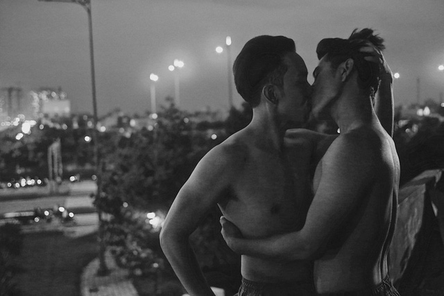 Hai hot boy của Vũ Ngọc Đãng gây “sốc” với nụ hôn đồng tính - Ảnh 4.