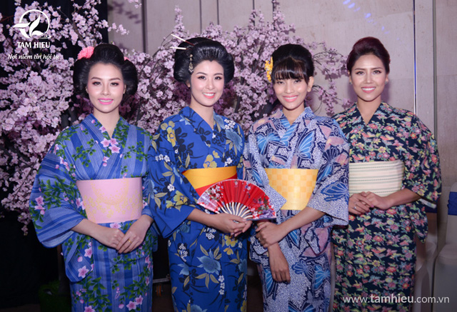 Mỹ nhân Việt bừng sắc tại Dạ tiệc Hoa Anh Đào 3 - Ảnh 10.