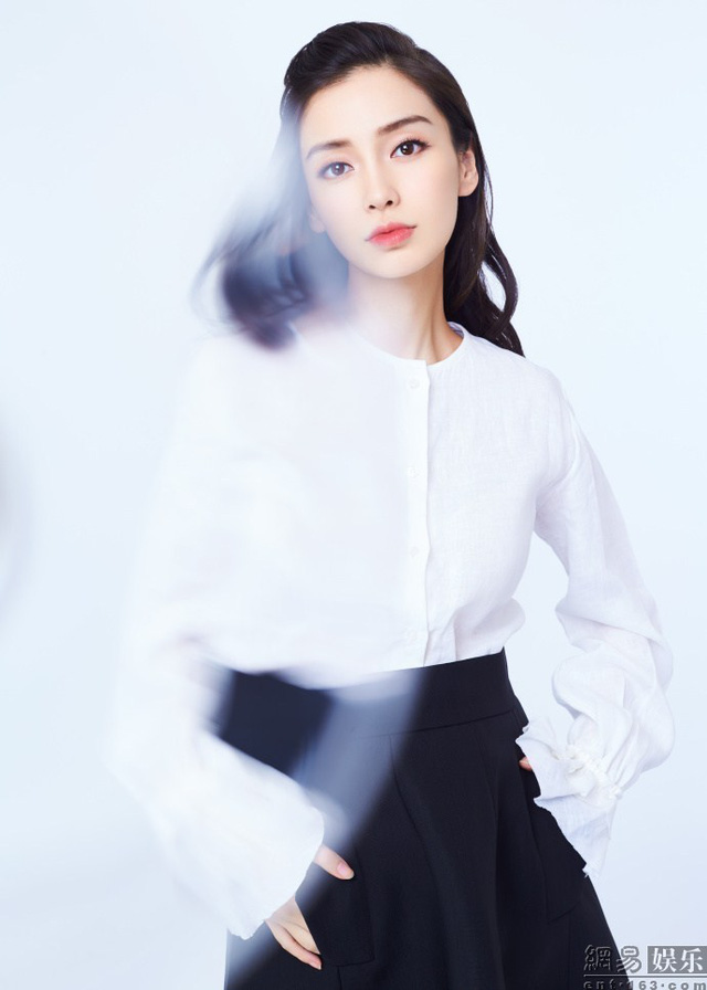 Lộ ảnh Angelababy thời đen nhẻm, mặt vuông vức - Ảnh 6. Lộ ảnh Angelababy thời đen nhẻm, mặt vuông vức - Ảnh 6.