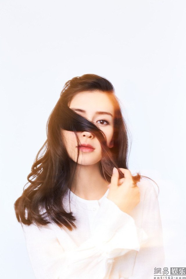 Lộ ảnh Angelababy thời đen nhẻm, mặt vuông vức - Ảnh 16. Lộ ảnh Angelababy thời đen nhẻm, mặt vuông vức - Ảnh 16.