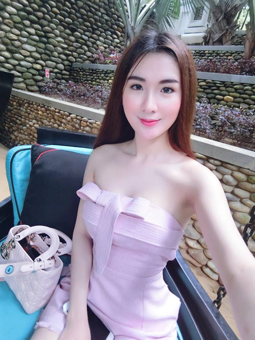 Tò mò về hai cô gái xinh đẹp được tặng 1000 bông hồng 8/3 - Ảnh 10. Tò mò về hai cô gái xinh đẹp được tặng 1000 bông hồng 8/3 - Ảnh 10.