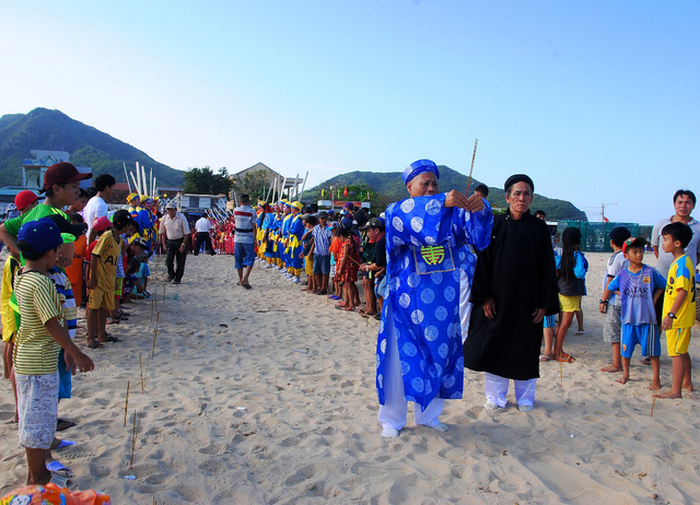 B&igrave;nh Định: Độc đ&aacute;o lễ hội cầu ngư của ngư d&acirc;n v&ugrave;ng biển Nhơn Hải - Ảnh 4.