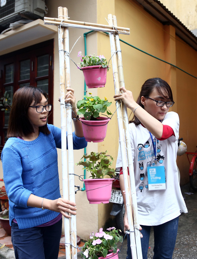 MC Phan Anh cùng bạn trẻ Hà Nội dựng “công trình xanh” - Ảnh 8.