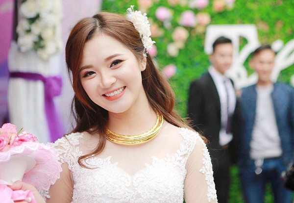 &ldquo;Hot girl d&acirc;n tộc&rdquo; Thu Hương đẹp rạng ngời trong ng&agrave;y cưới - Ảnh 12.