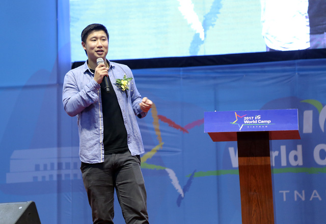 Trần H&ugrave;ng John: Sợ con mắc sai lầm, nhiều phụ huynh quyết lu&ocirc;n tất cả - Ảnh 6.