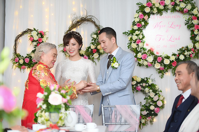 Hot girl fan MU T&uacute; Linh hạnh ph&uacute;c rạng ngời ng&agrave;y l&ecirc;n xe hoa - Ảnh 18.