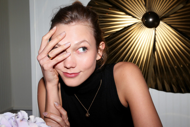 B&iacute; mật về m&agrave;u sơn m&oacute;ng tay quyền lực nhất - Ảnh 8.