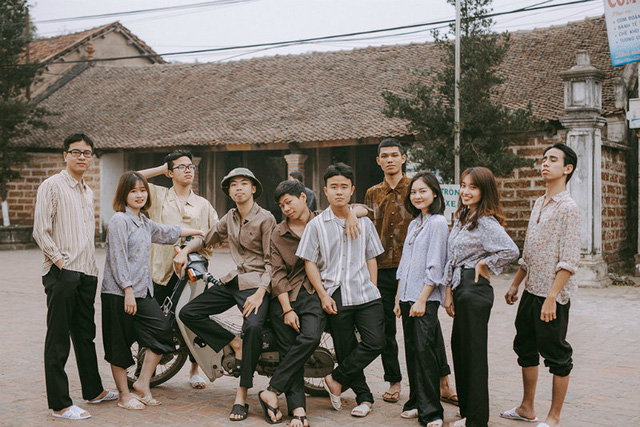 Bộ ảnh kỷ yếu như thời bao cấp của sinh viên Hà Nội gây sốt mạng - Ảnh 4. Bộ ảnh kỷ yếu như thời bao cấp của sinh viên Hà Nội gây sốt mạng - Ảnh 4.