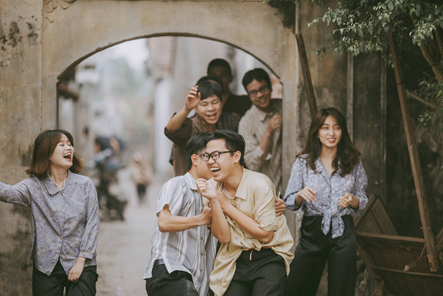 Bộ ảnh kỷ yếu như thời bao cấp của sinh viên Hà Nội gây sốt mạng - Ảnh 6. Bộ ảnh kỷ yếu như thời bao cấp của sinh viên Hà Nội gây sốt mạng - Ảnh 6.