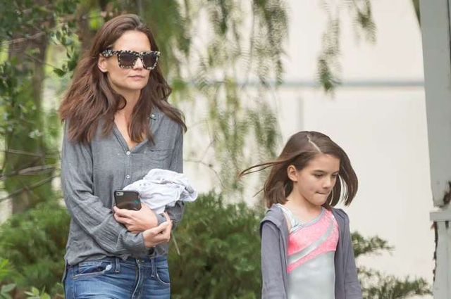 Katie Holmes đi ăn tối cùng Jamie Foxx - Ảnh 6.