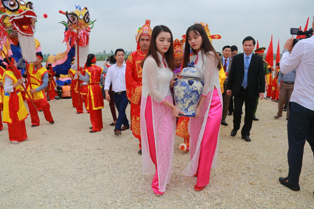 Độc đáo nghi lễ rước nước dâng tiến vua Đinh - Ảnh 12. Độc đáo nghi lễ rước nước dâng tiến vua Đinh - Ảnh 12.