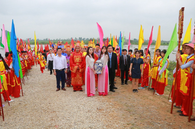 Độc đáo nghi lễ rước nước dâng tiến vua Đinh - Ảnh 14. Độc đáo nghi lễ rước nước dâng tiến vua Đinh - Ảnh 14.