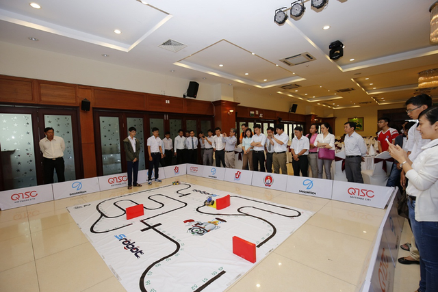 Gala Srobot: Nơi tôn vinh những tài năng công nghệ khối trung học - Ảnh 6. Gala Srobot: Nơi tôn vinh những tài năng công nghệ khối trung học - Ảnh 6.