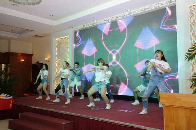Gala Srobot: Nơi tôn vinh những tài năng công nghệ khối trung học - Ảnh 10. Gala Srobot: Nơi tôn vinh những tài năng công nghệ khối trung học - Ảnh 10.