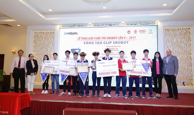 Gala Srobot: Nơi tôn vinh những tài năng công nghệ khối trung học - Ảnh 16. Gala Srobot: Nơi tôn vinh những tài năng công nghệ khối trung học - Ảnh 16.