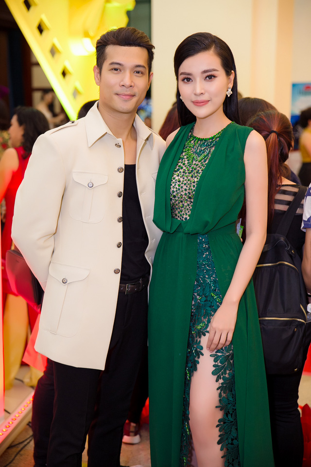 Ch&acirc;n d&agrave;i Việt xin lỗi BTC C&aacute;nh diều v&agrave;ng sự cố đầm qu&aacute; gợi cảm - Ảnh 2.